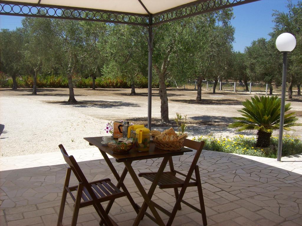 Otranto Le Sancinare Bed & Breakfast Casamassella ภายนอก รูปภาพ