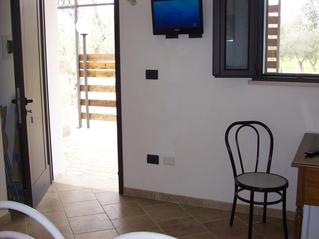 Otranto Le Sancinare Bed & Breakfast Casamassella ภายนอก รูปภาพ