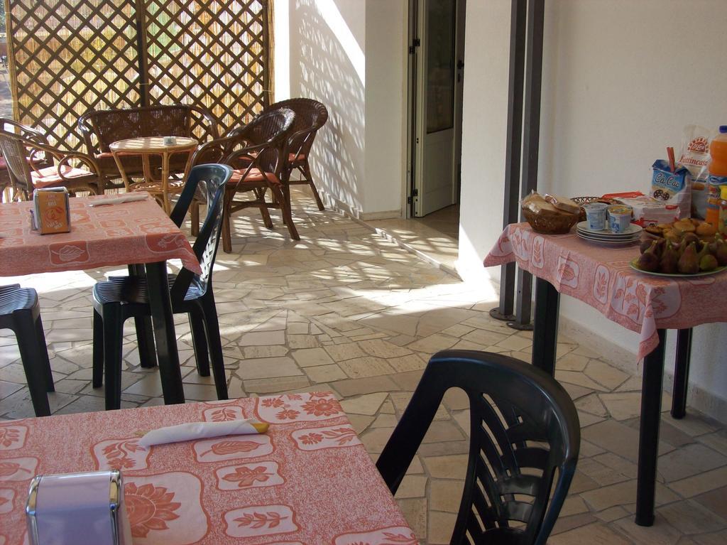 Otranto Le Sancinare Bed & Breakfast Casamassella ภายนอก รูปภาพ