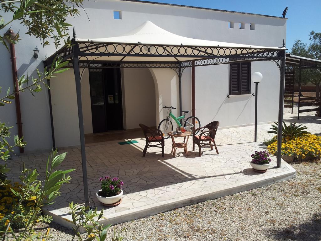 Otranto Le Sancinare Bed & Breakfast Casamassella ภายนอก รูปภาพ